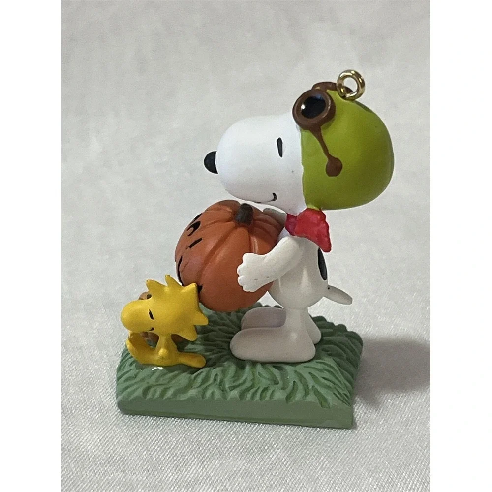 Hallmark 2012 The‎ Peanuts Gang, Snoopy & Woodstock o' Lanterns Halloween